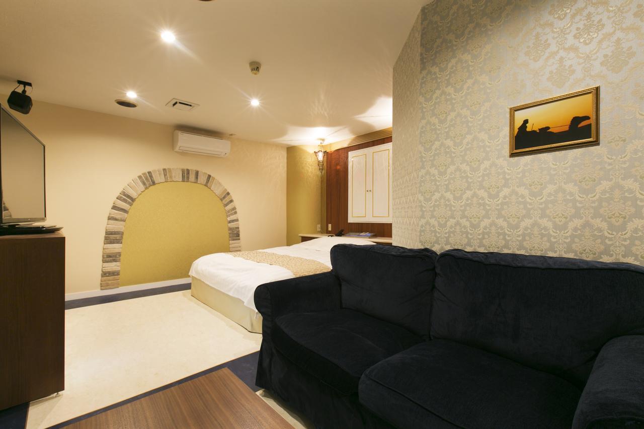 Hotel Atlantis Higashi Osaka (Adults Only) Экстерьер фото